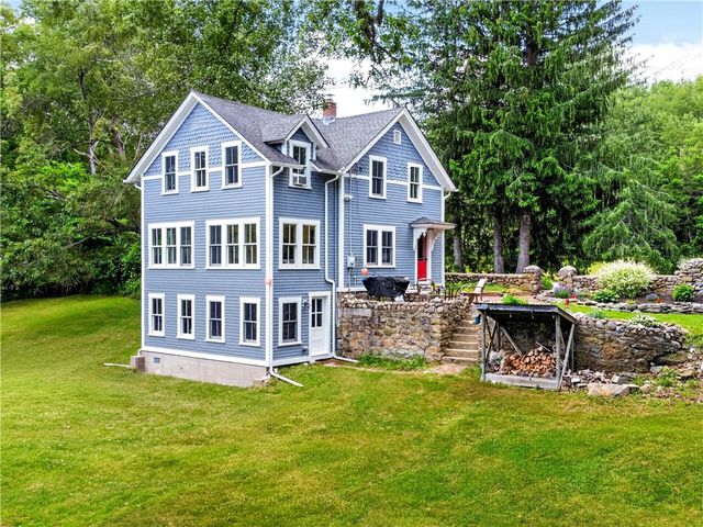 108 Oak Street, Hopkinton, RI 02804