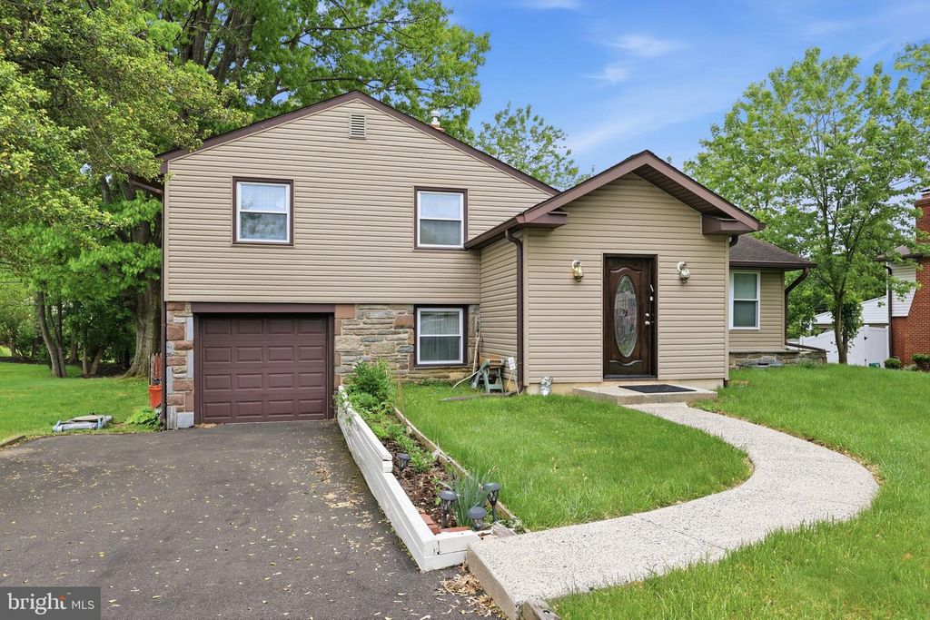 1111 HARRIETT RD, Huntingdon Valley, PA 19006