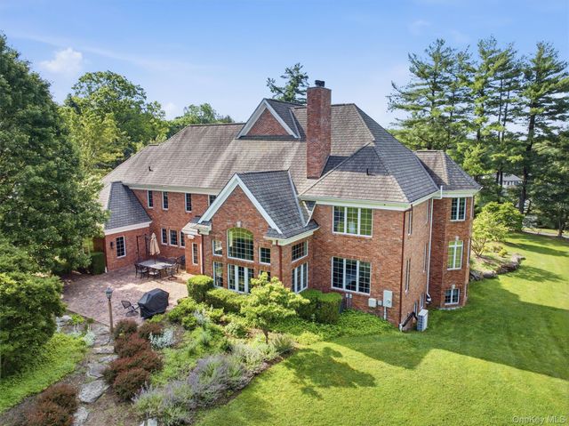637 S Mountain Road, New City, NY 10956