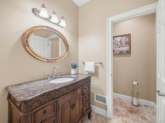 637 S Mountain Road, New City, NY 10956
