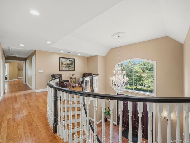 637 S Mountain Road, New City, NY 10956