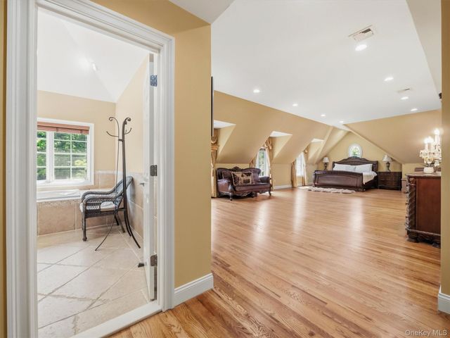 637 S Mountain Road, New City, NY 10956