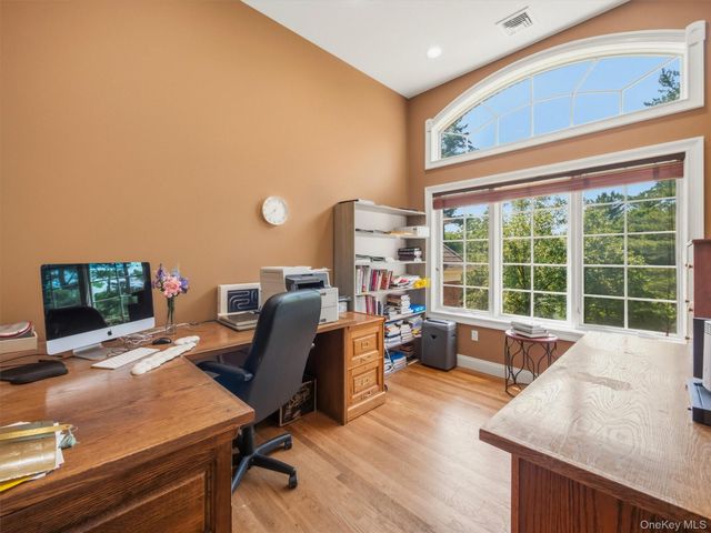 637 S Mountain Road, New City, NY 10956