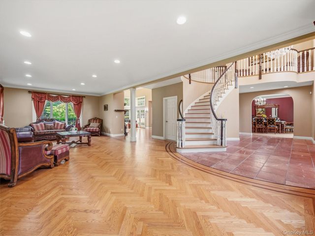 637 S Mountain Road, New City, NY 10956