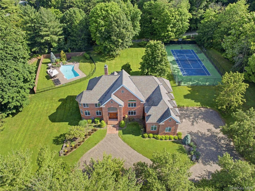 637 S Mountain Road, New City, NY 10956