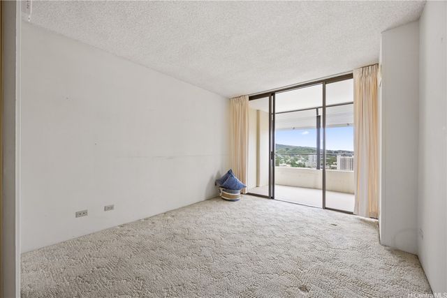 1717 Mott Smith Drive 2005, Honolulu, HI 96822