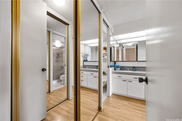 1717 Mott Smith Drive 2005, Honolulu, HI 96822