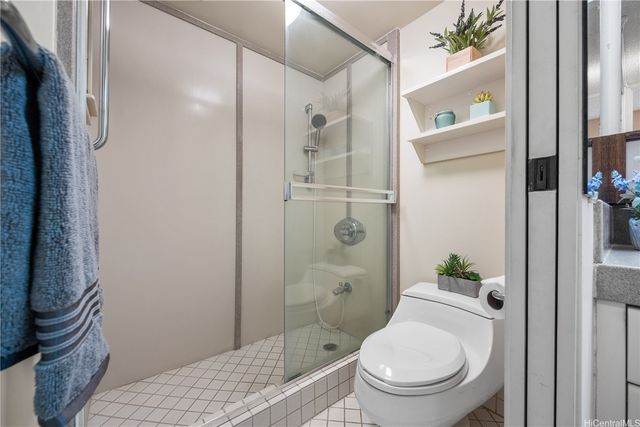 1717 Mott Smith Drive 2005, Honolulu, HI 96822