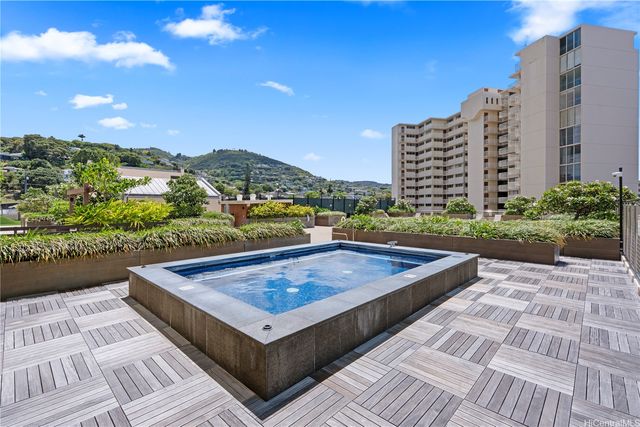 1717 Mott Smith Drive 2005, Honolulu, HI 96822