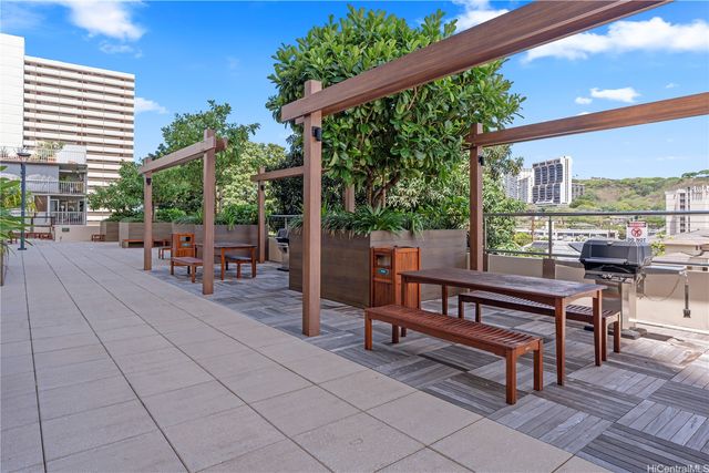 1717 Mott Smith Drive 2005, Honolulu, HI 96822