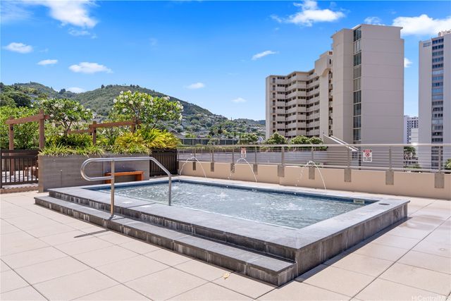 1717 Mott Smith Drive 2005, Honolulu, HI 96822