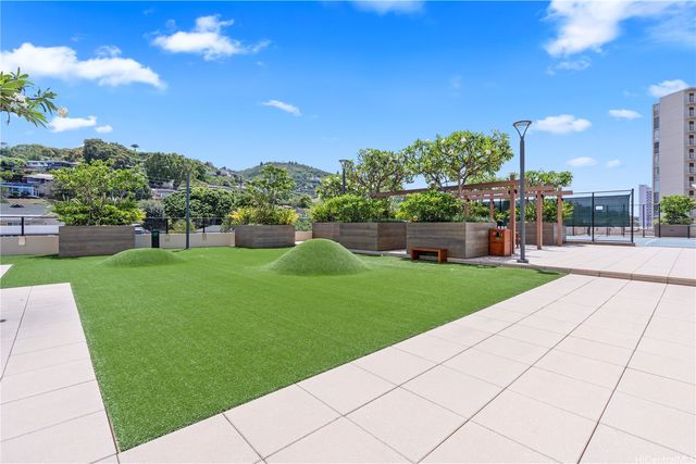 1717 Mott Smith Drive 2005, Honolulu, HI 96822