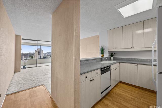 1717 Mott Smith Drive 2005, Honolulu, HI 96822