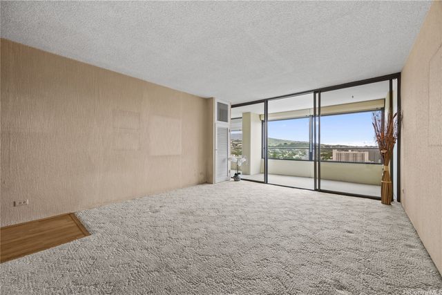 1717 Mott Smith Drive 2005, Honolulu, HI 96822