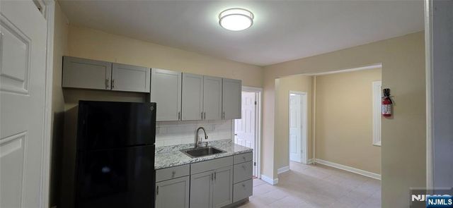 120 Sunset Avenue, Newark, NJ 07106