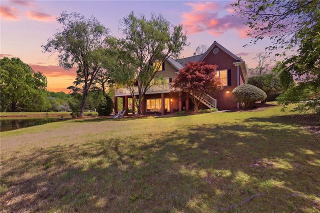 401 Four Lakes Drive, Easley, SC 29642