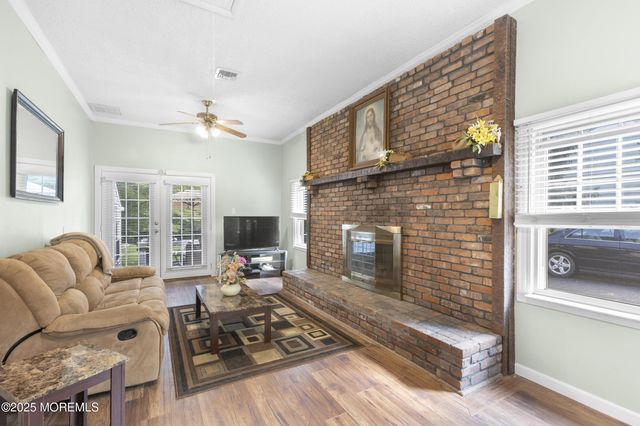 742 W Commodore Boulevard, Jackson, NJ 08527