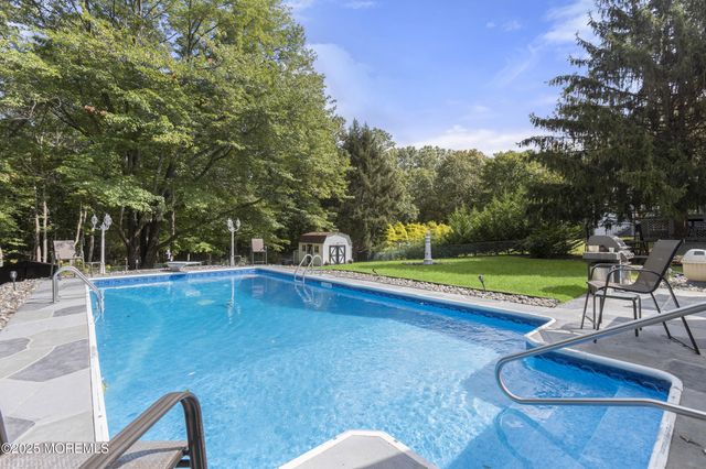 742 W Commodore Boulevard, Jackson, NJ 08527