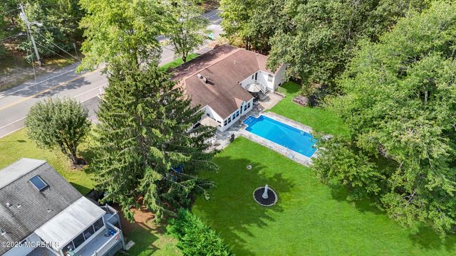 742 W Commodore Boulevard, Jackson, NJ 08527