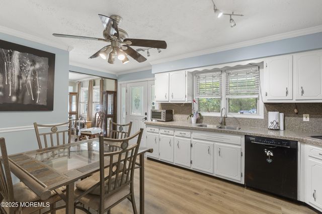 742 W Commodore Boulevard, Jackson, NJ 08527