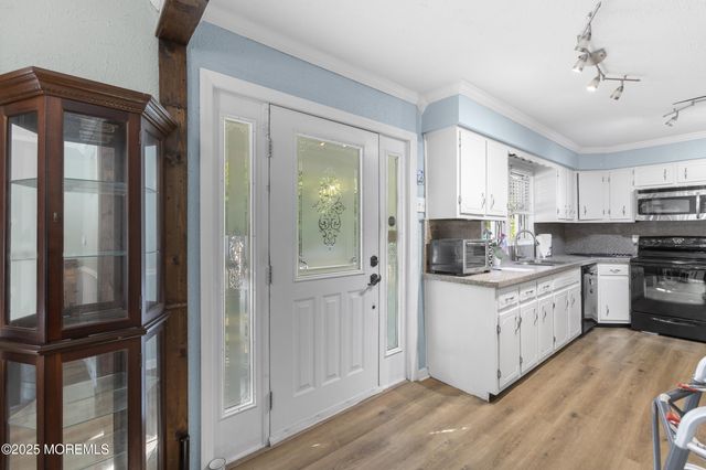 742 W Commodore Boulevard, Jackson, NJ 08527