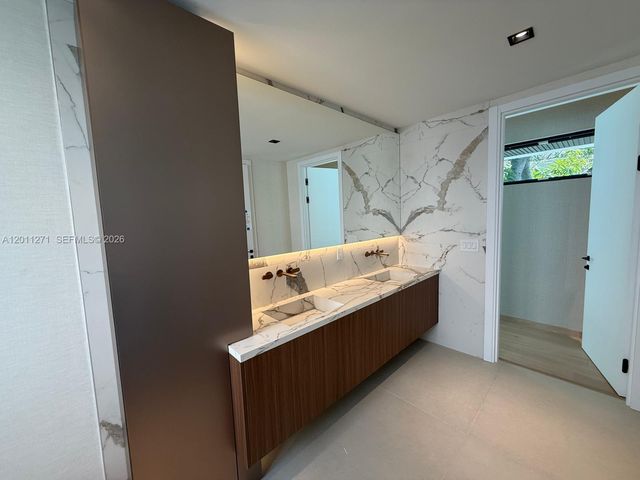125 SW 29th Road, Miami, FL 33129