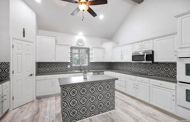 341 INDIGO RUN DR, Bulverde, TX 78163