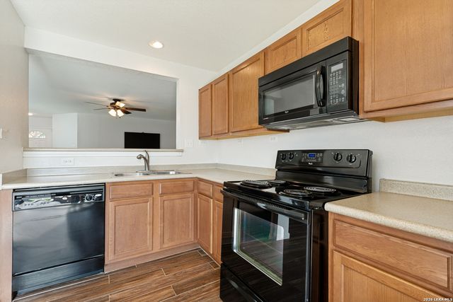 531 Sanderling, San Antonio, TX 78245