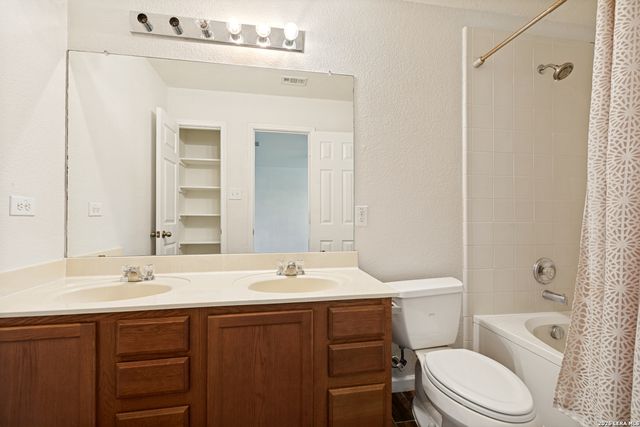 531 Sanderling, San Antonio, TX 78245