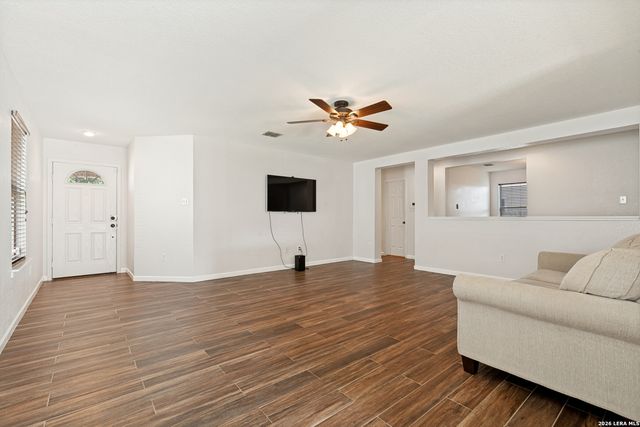 531 Sanderling, San Antonio, TX 78245