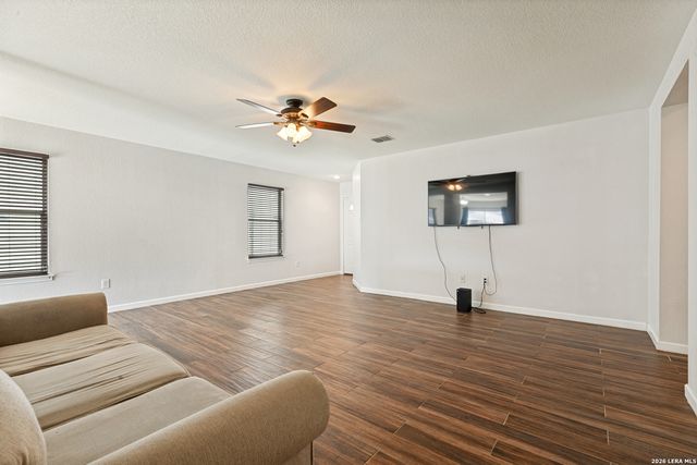 531 Sanderling, San Antonio, TX 78245