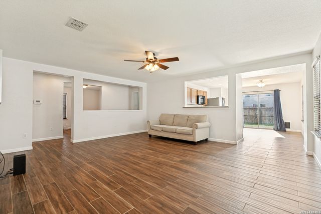 531 Sanderling, San Antonio, TX 78245