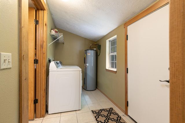 1130 S Crutcher Avenue, Springfield, MO 65804