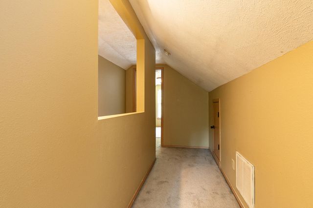 1130 S Crutcher Avenue, Springfield, MO 65804