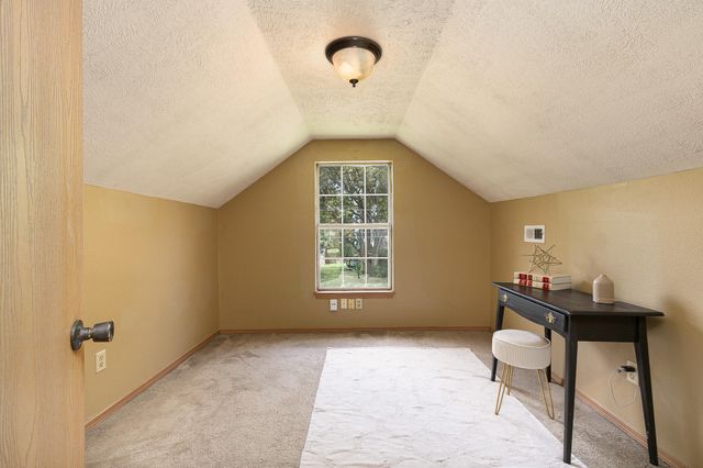 1130 S Crutcher Avenue, Springfield, MO 65804
