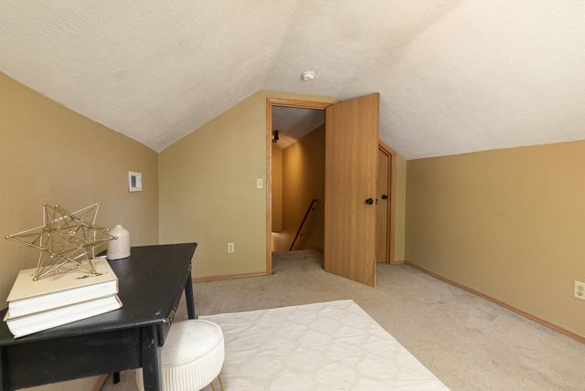 1130 S Crutcher Avenue, Springfield, MO 65804