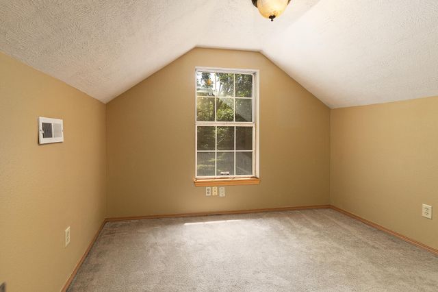 1130 S Crutcher Avenue, Springfield, MO 65804