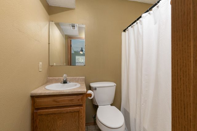 1130 S Crutcher Avenue, Springfield, MO 65804