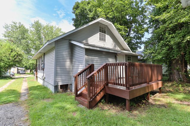 1130 S Crutcher Avenue, Springfield, MO 65804