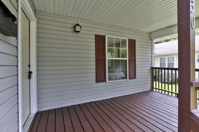 1130 S Crutcher Avenue, Springfield, MO 65804