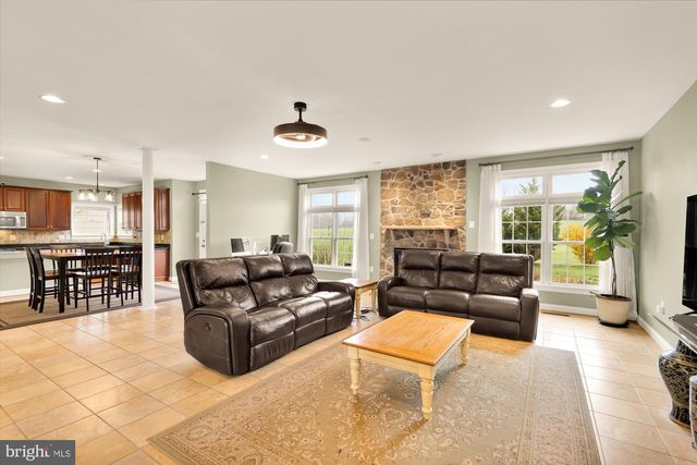 36430 HESKETT LN, Hillsboro, VA 20132
