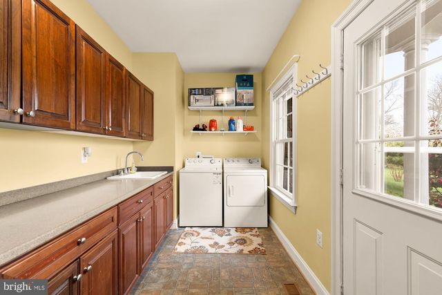 36430 HESKETT LN, Hillsboro, VA 20132