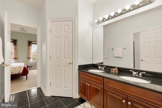 36430 HESKETT LN, Hillsboro, VA 20132