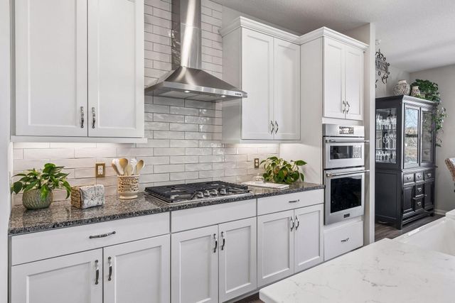 18230 Jurel Way, Lakeville, MN 55044