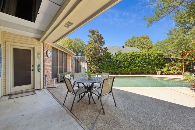 2424 Cross Timbers Trail, Arlington, TX 76006