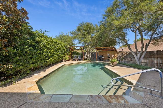 2424 Cross Timbers Trail, Arlington, TX 76006