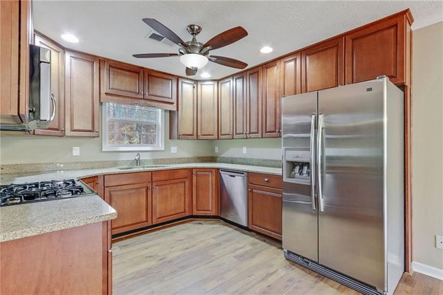 130 Crestwood Drive, Dallas, GA 30157