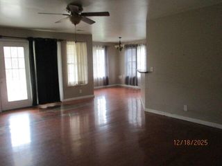 1807 RONDA CT, Moberly, MO 65270