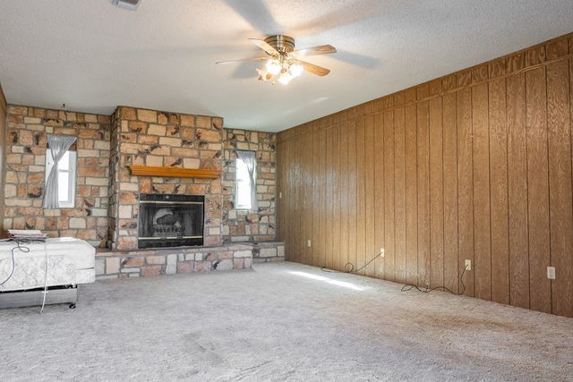 302 W 18th St, Robert Lee, TX 76945