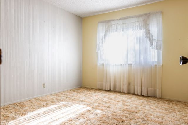 302 W 18th St, Robert Lee, TX 76945